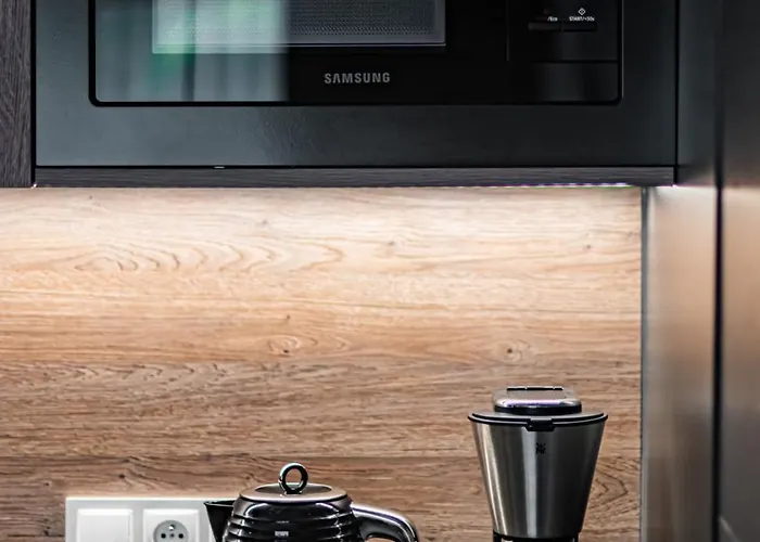 Stonehill24 - & Daire *