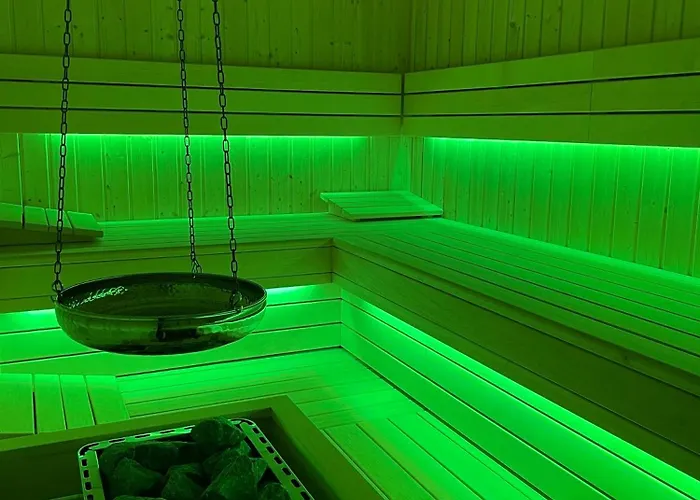 Stonehill24 - & Daire *